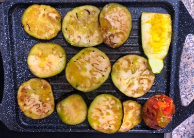 Berenjena, calabacín y tomate a la plancha